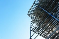 足場工事の役割と社会的重要性